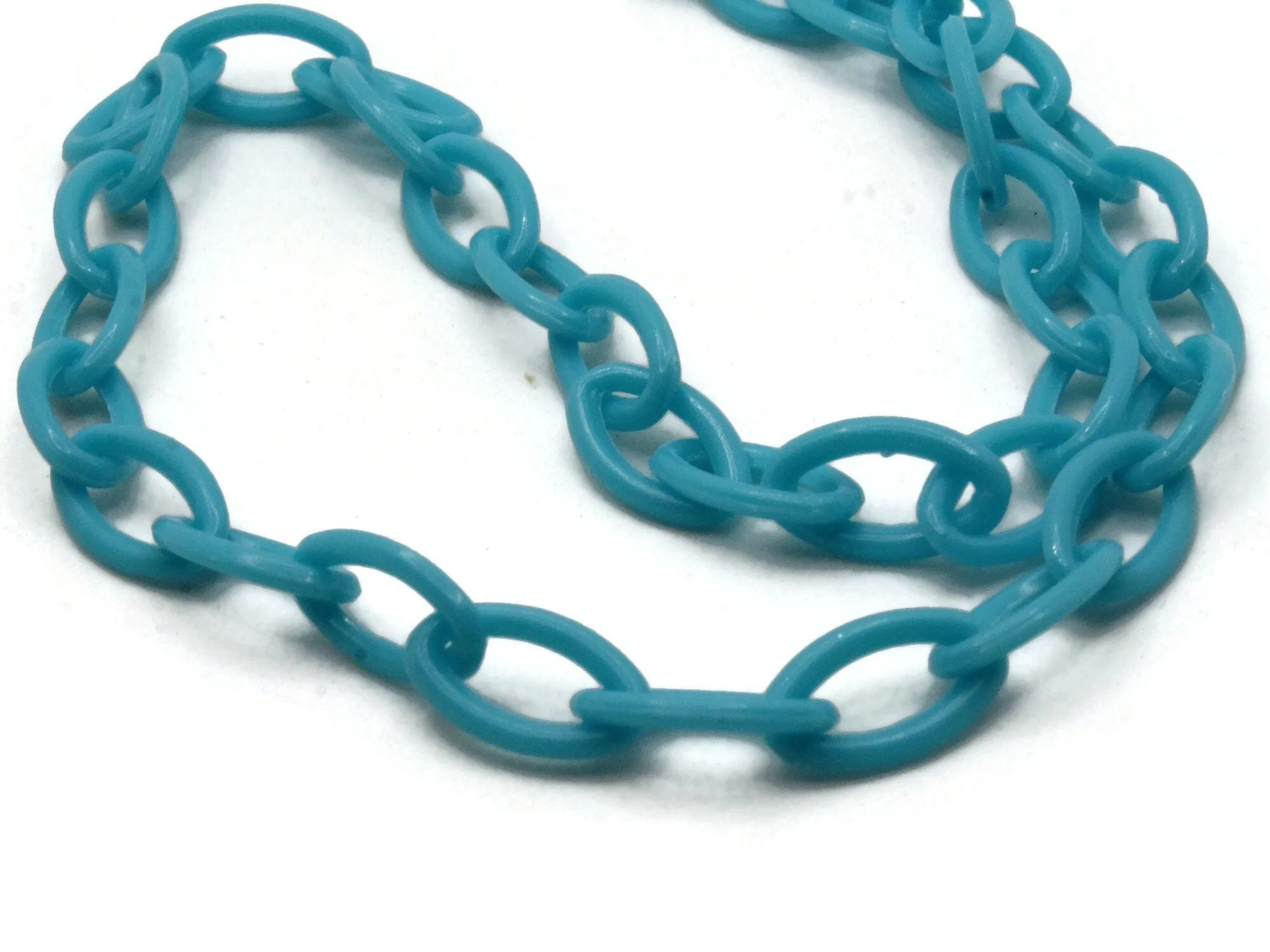 15.75 Inch Bright Sky Blue Plastic Oval Chain - 40cm Chain - 13x8mm Links