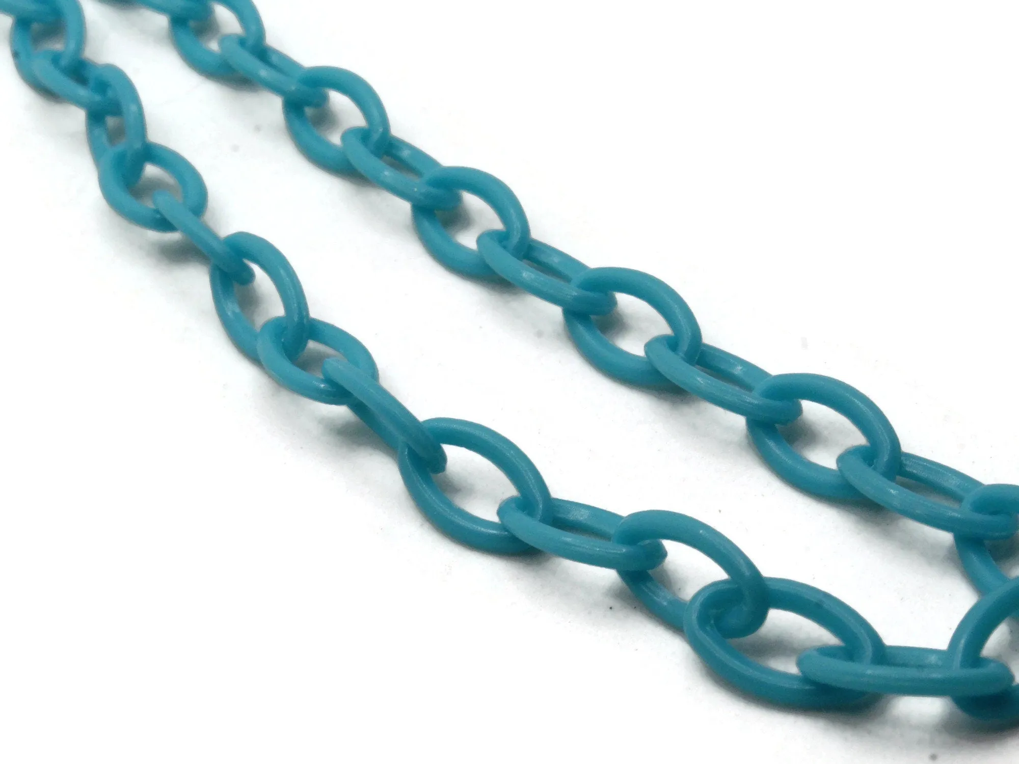 15.75 Inch Bright Sky Blue Plastic Oval Chain - 40cm Chain - 13x8mm Links