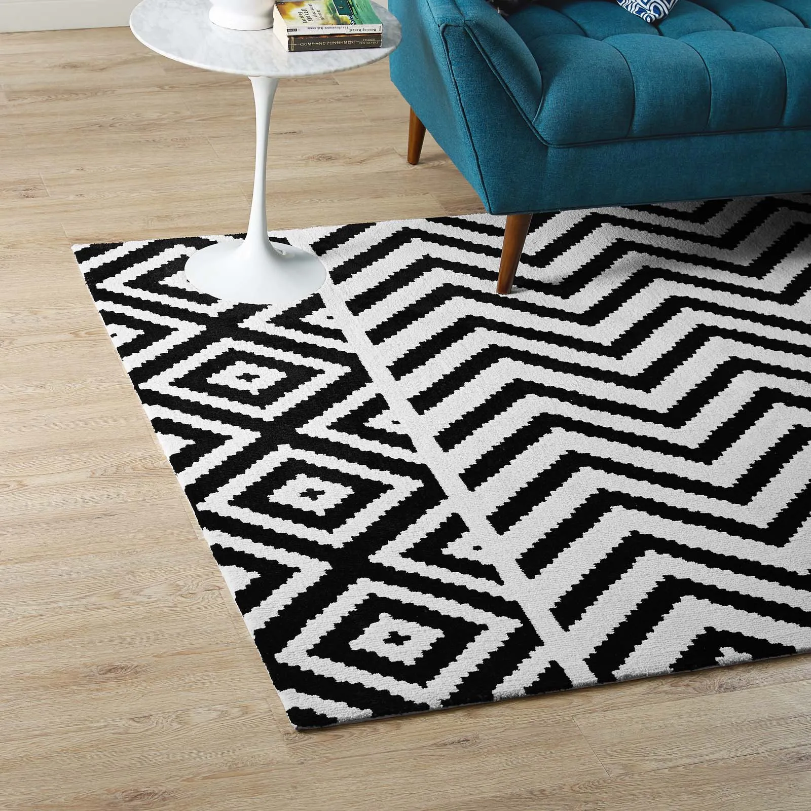 Ailani Geometric Chevron / Diamond 8x10 Area Rug Black and White