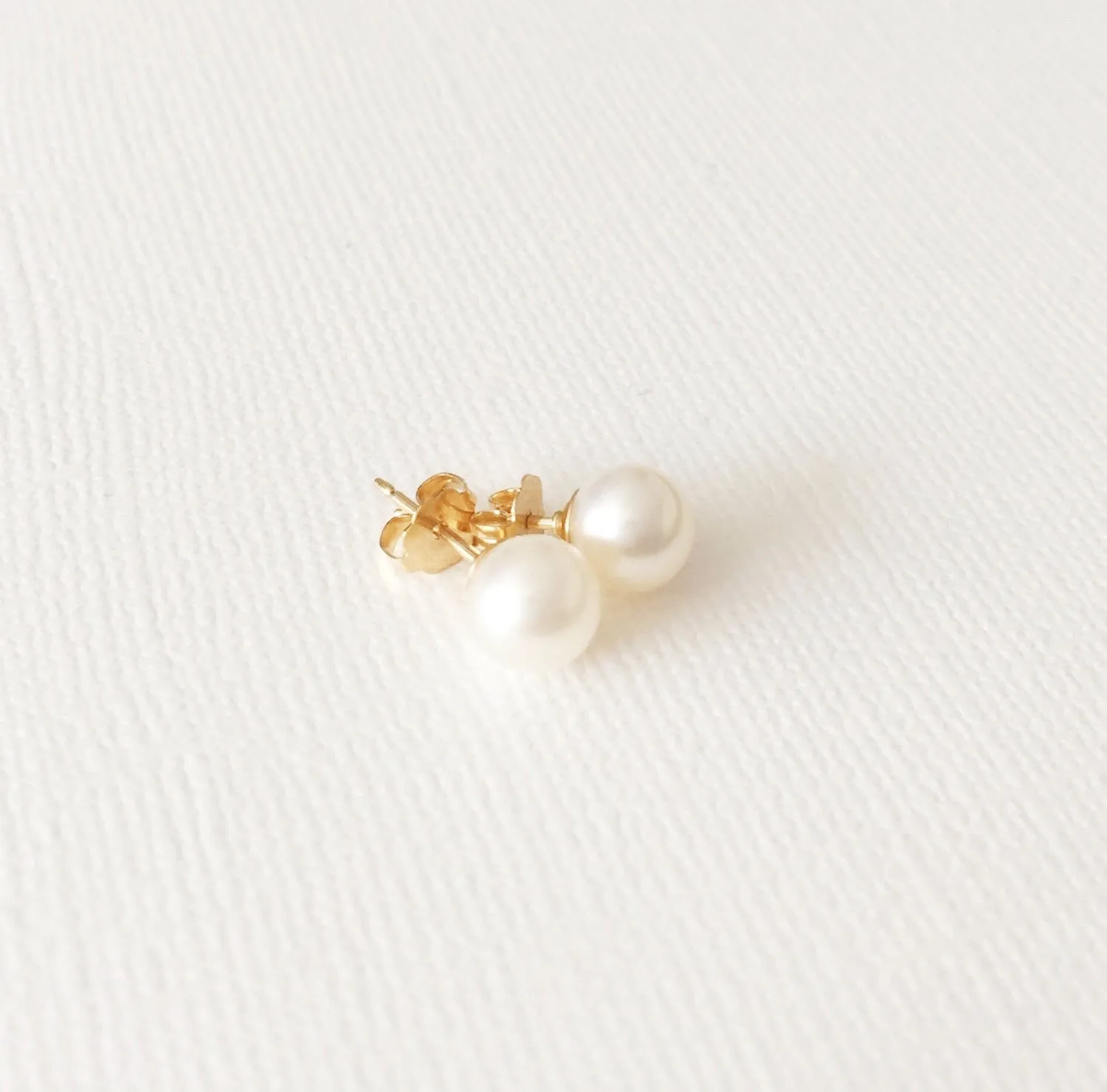 Earrings Momi - white pearls (E232)