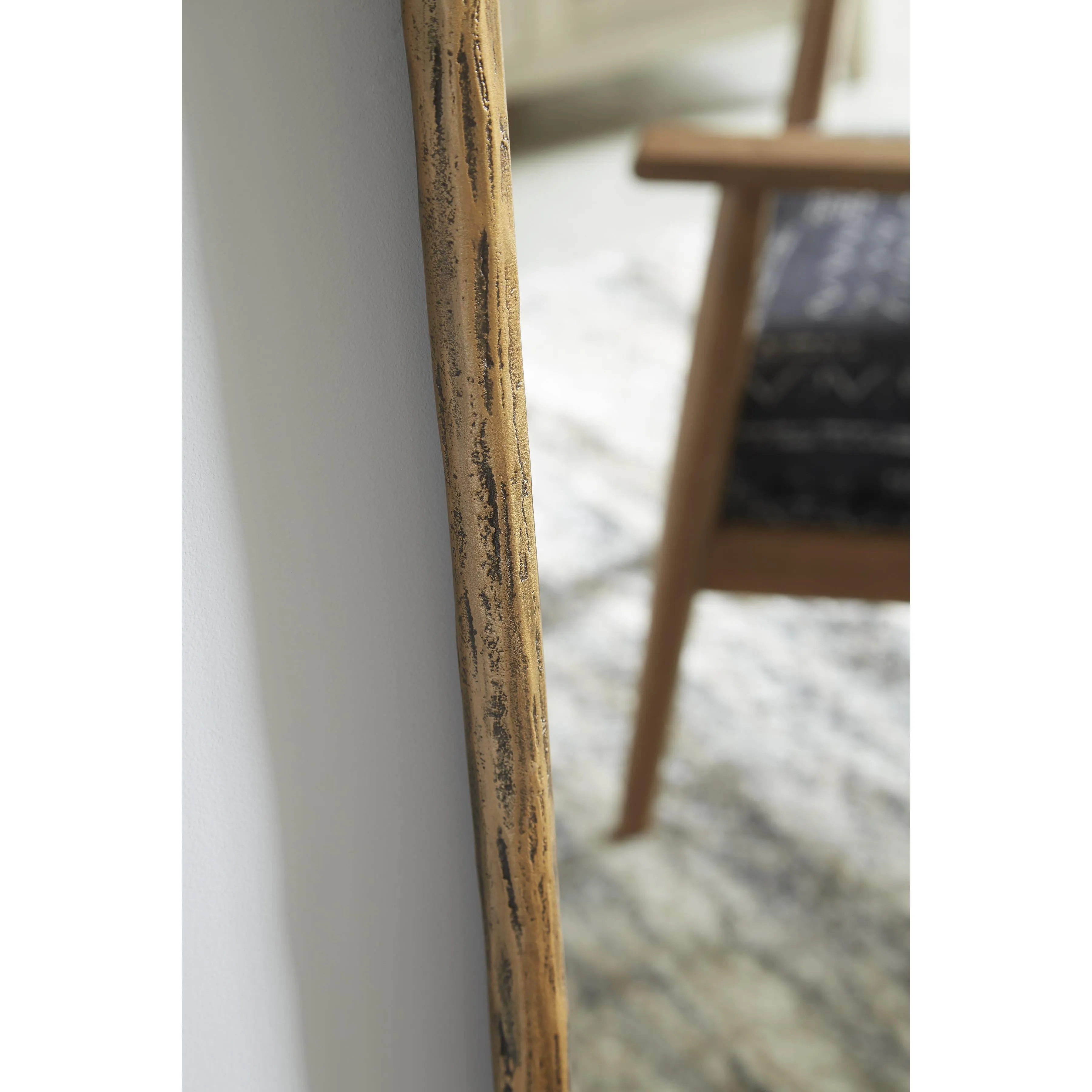 Signature Design by Ashley Ryandale Floorstanding Mirror A8010265