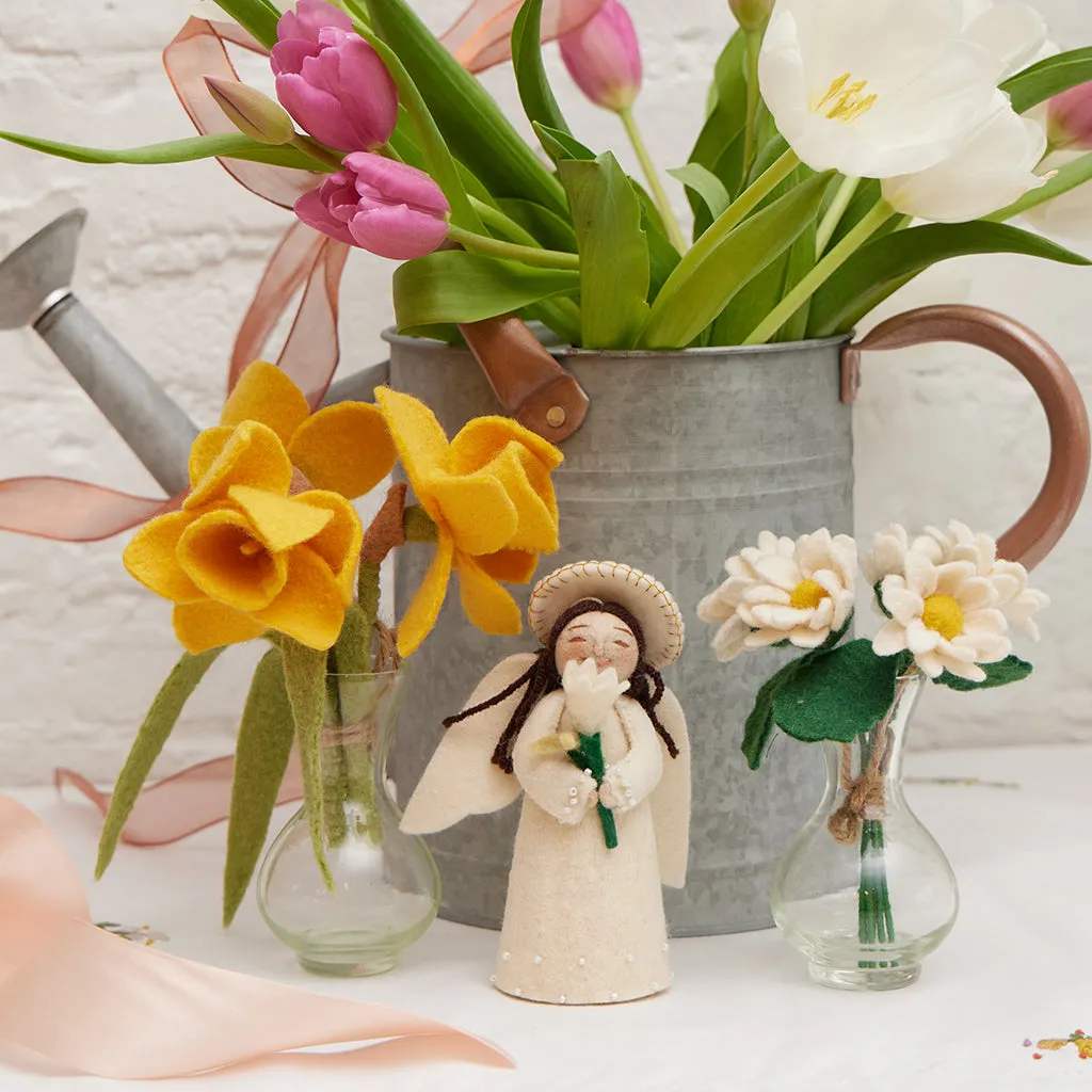 Spring Daisy Flower Bouquet with Vase