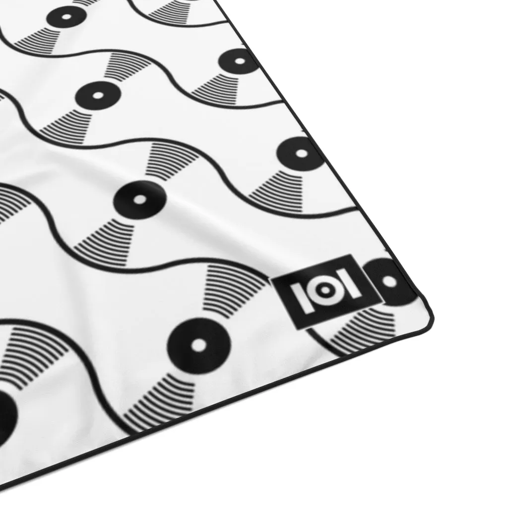 VINYL 01 PATTERN POLYESTER BLANKET - WHITE